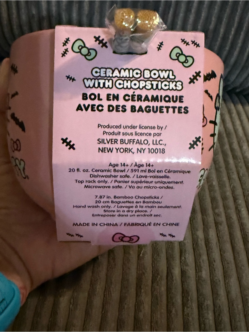 Hello Kitty Pink Ceramic 20oz Ramen Bowl w/ Chopsticks- Halloween Themed NWT - Picture 7 of 7